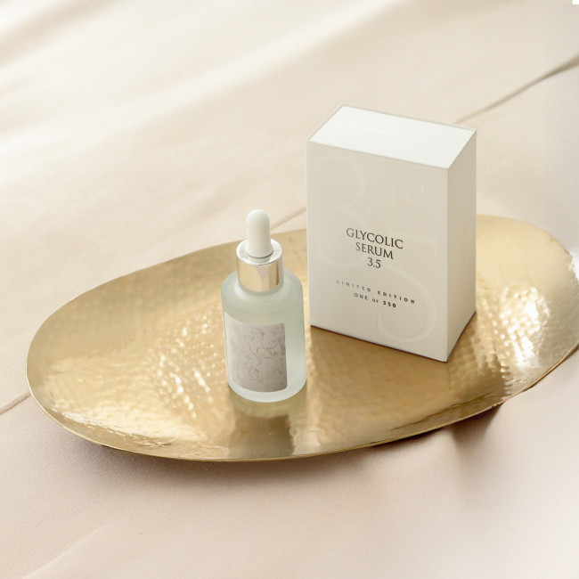 Glycolic Serum - Soluție avansată de refacere si exfoliere a suprafeței pielii